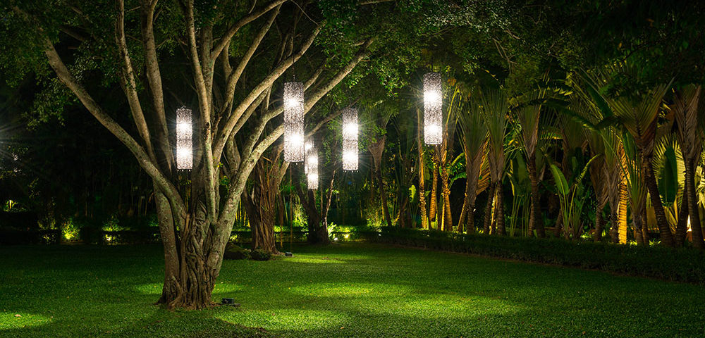 Installazione lanterne e torce da giardino